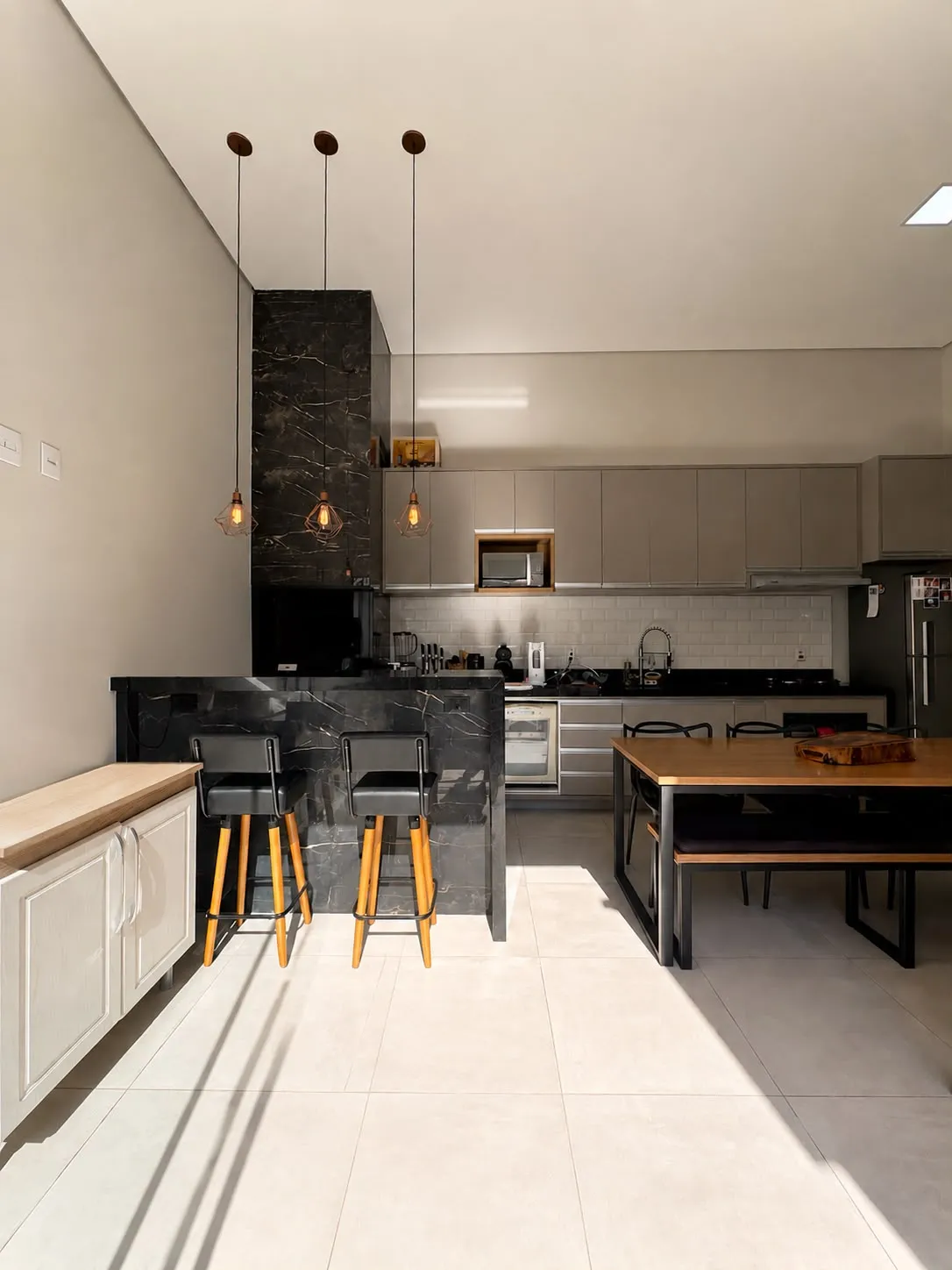 CASA COM MOVEIS PLANEJADOS E ÁREA GOURMET EM BADY BASSITT — foto 1