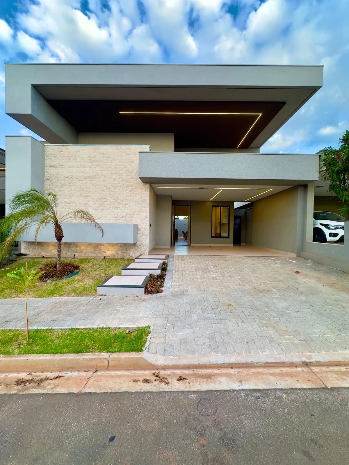 CASA MOBILIADA E DECORADA NO CONDOMÍNIO MARIA JULIA — foto 1