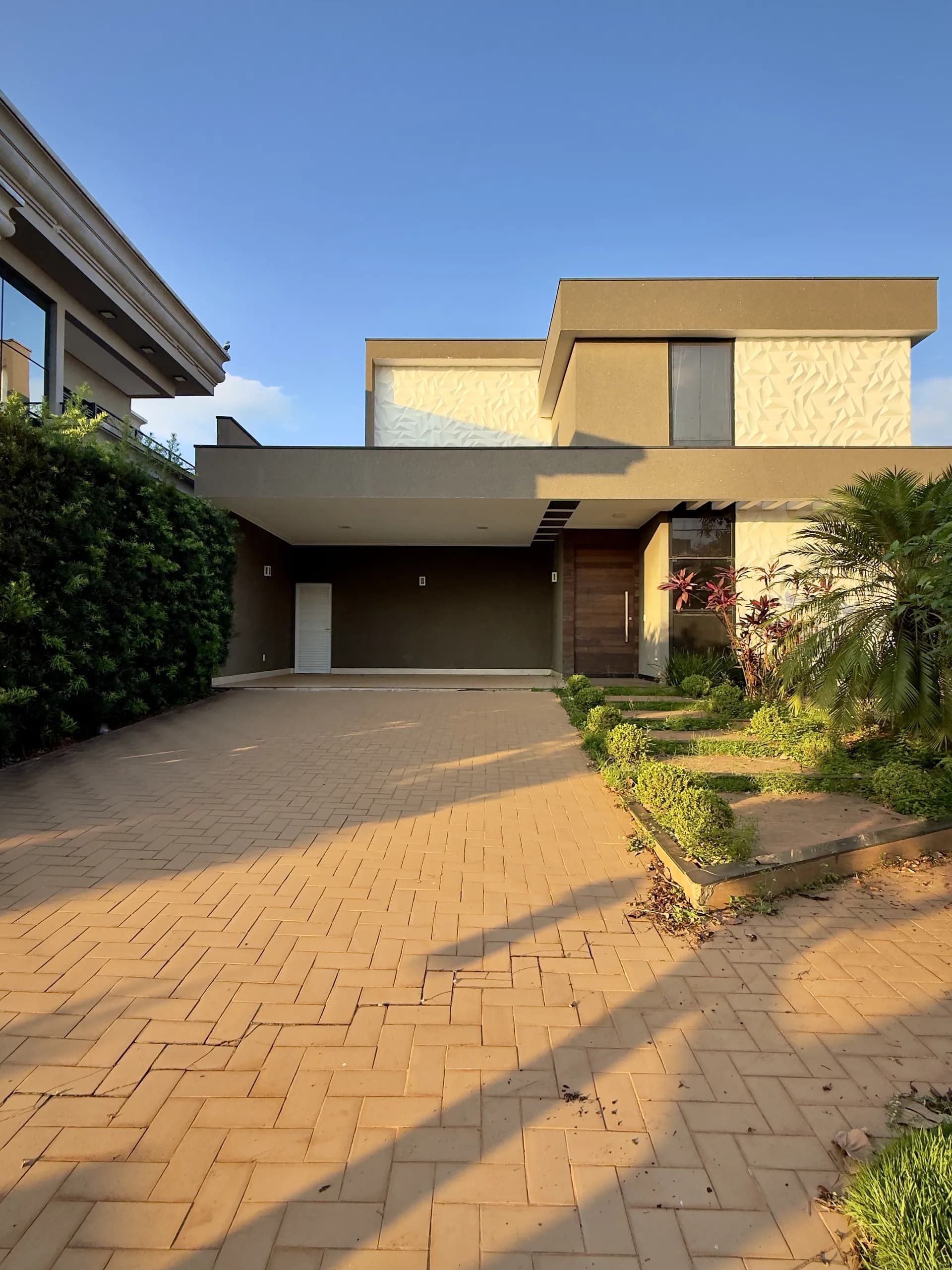 CASA COM 4 QUARTOS NO COND GAIVOTA II — foto 1